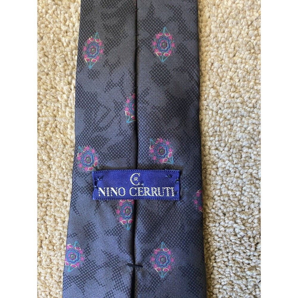 Nino Cerruti Vintage 100% Silk Tie Made In USA Geometric Floral Medallion Print